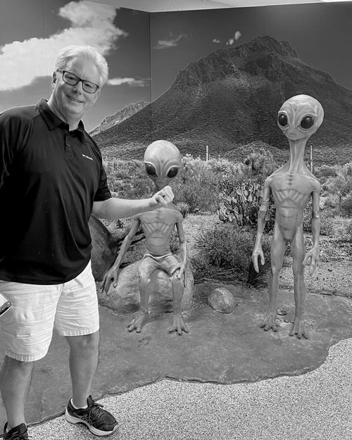 Chris McSwain hanging out with some friends in Roswell NM